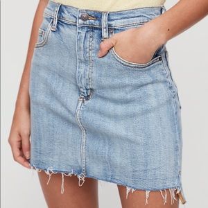 Aritzia Wilfred Free Tanit Skirt